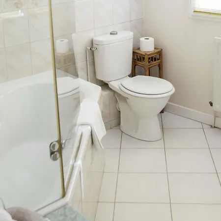Chambre Familiale 3 Pers Avec Salle De Bain Privee, Tv Et Wifi A - Fr-1-589-738 Bed & Breakfast
